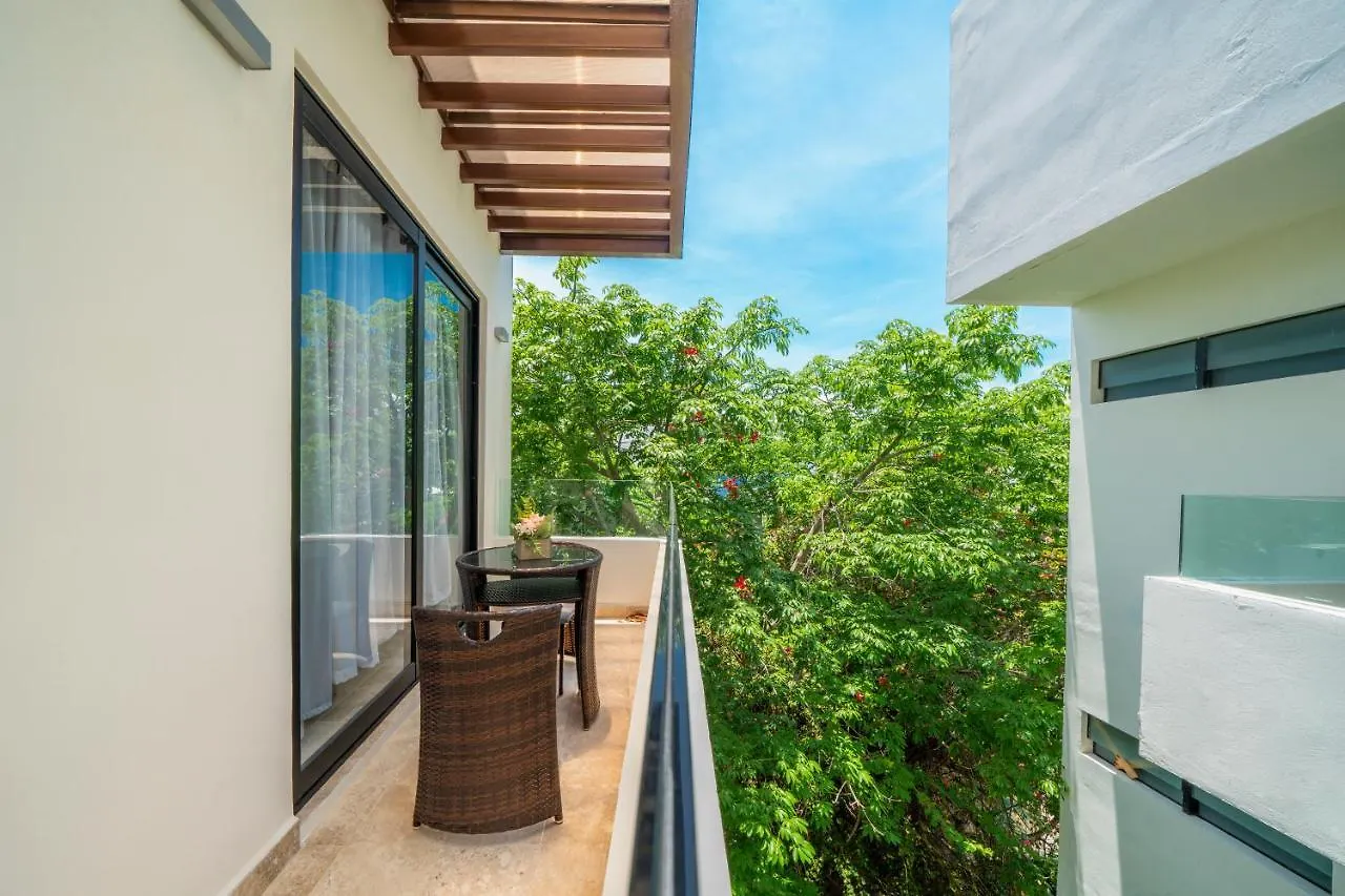 Apartment Ph Caroline 602 - Only 2 Blocks To The Beach - At Bahay Condos Playa del Carmen Mexico