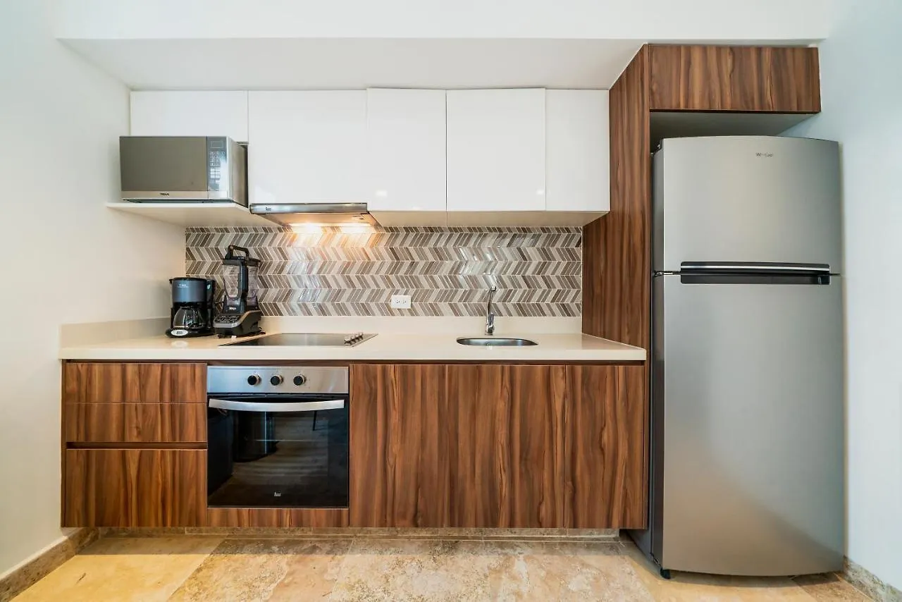 Apartment Ph Caroline 602 - Only 2 Blocks To The Beach - At Bahay Condos Playa del Carmen Mexico