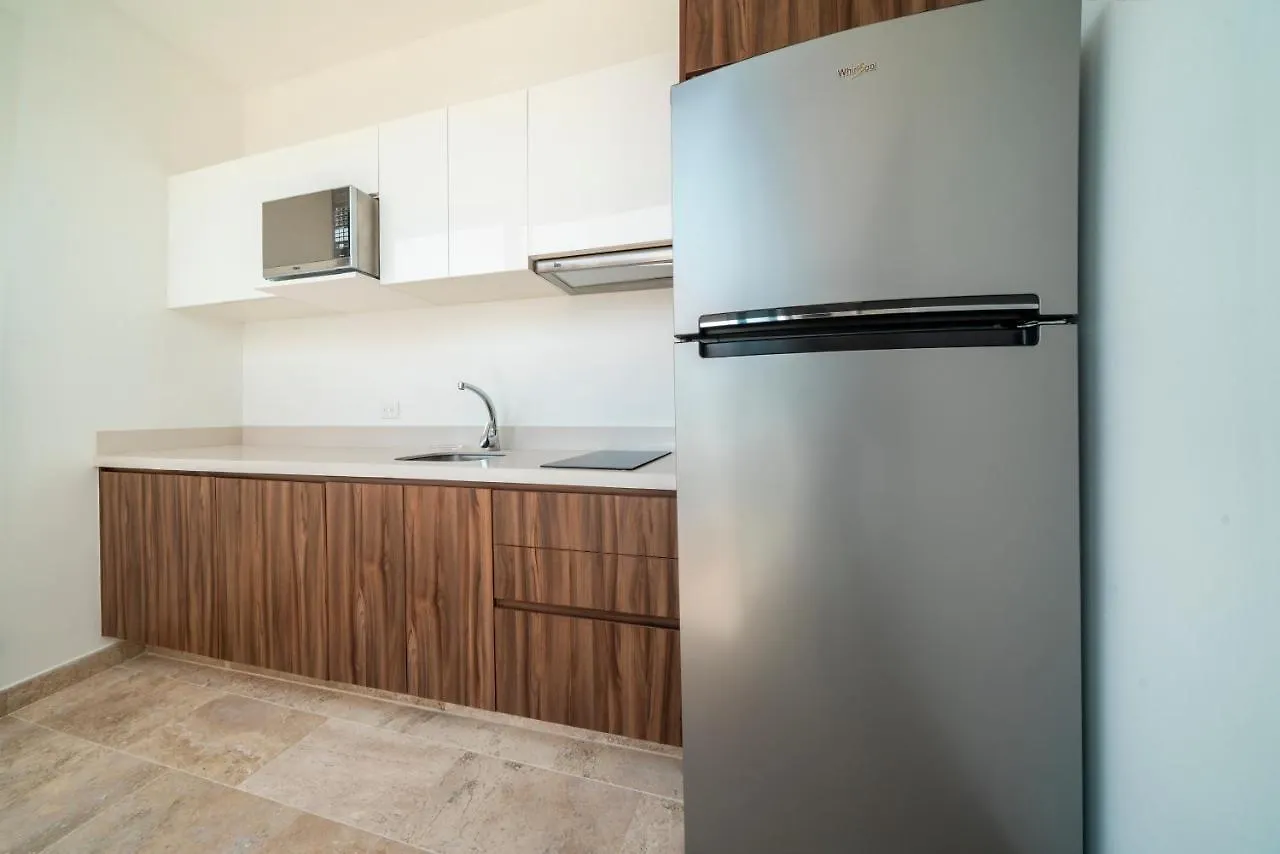 Apartment Ph Caroline 602 - Only 2 Blocks To The Beach - At Bahay Condos Playa del Carmen