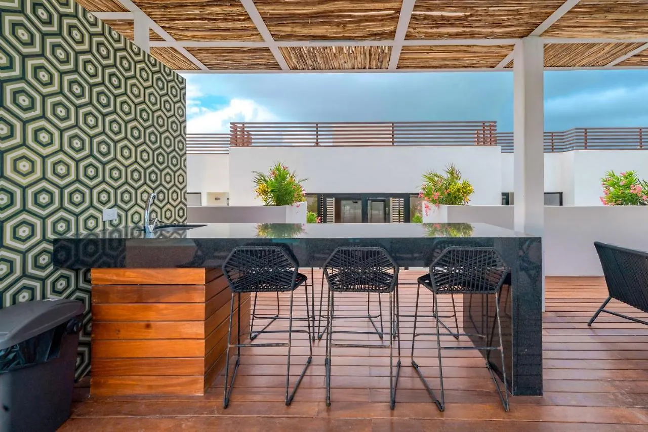Ph Caroline 602 - Only 2 Blocks To The Beach - At Bahay Condos Playa del Carmen Mexico